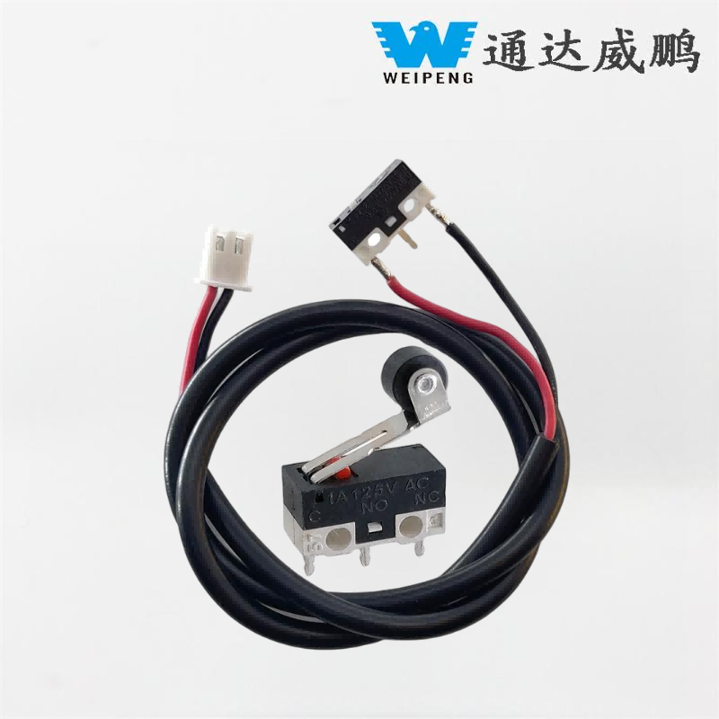 Издржлив микро прекинувач со прес-фит и јазичиња за лемење